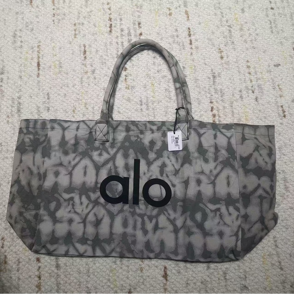 ALO Yoga Patterned Gray Tote Bag